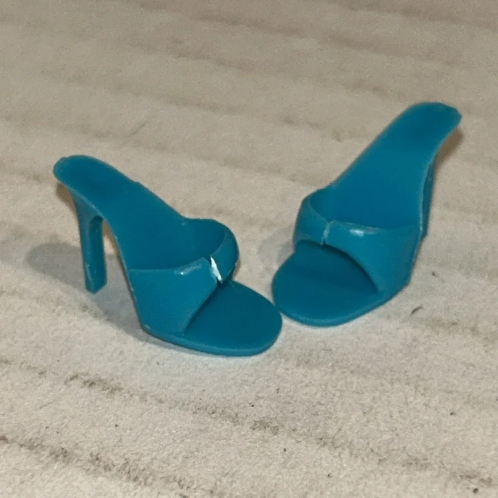 Barbie Superstar 1986‎ WHITNEY Doll JEWEL SECRETS clothes-blue mules OT shoes C3